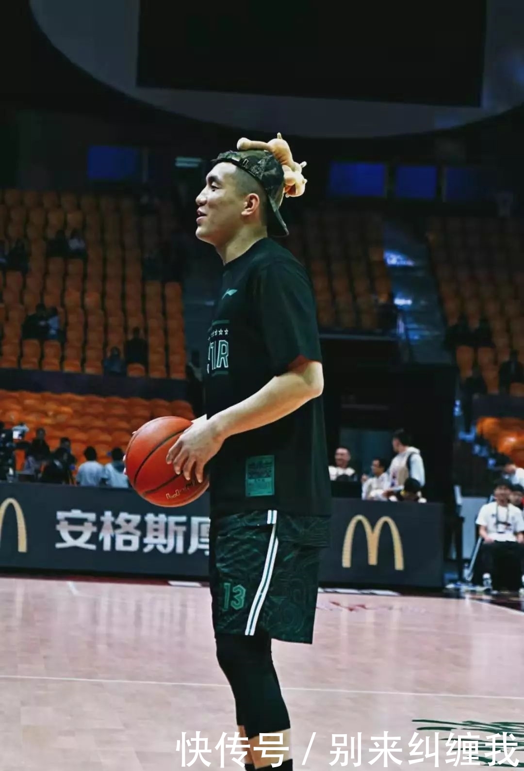 郭艾伦cba全明星球鞋