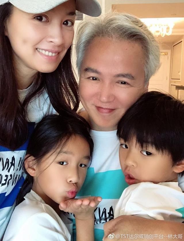 张庭老公亲自发文辟谣“亲密照”，网友：刷新三观了