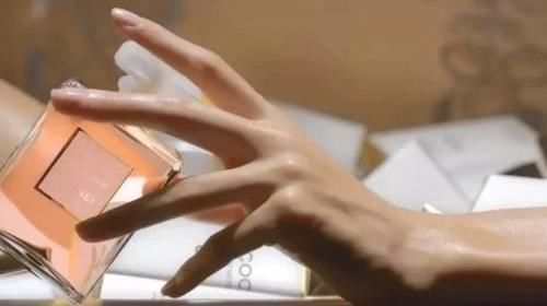  「按摩」如何让双手达到“手模”标准掌握3种方法，让你的手指又细又长