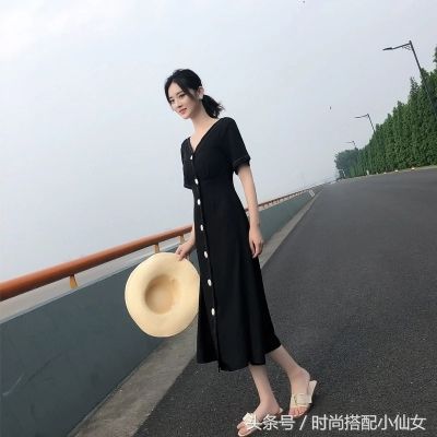 一拿到手就觉得很值,特显瘦,不用穿高跟鞋就有一米八的大长腿啦