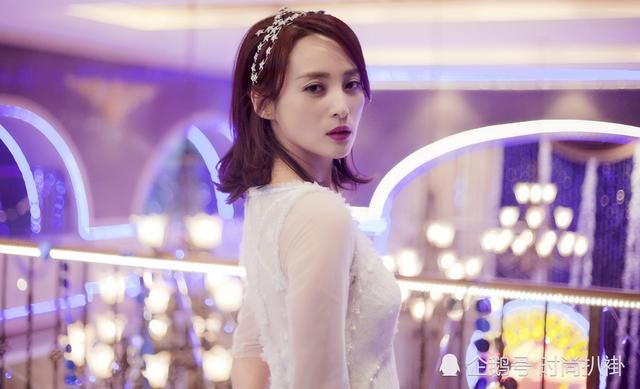 43岁的蒋勤勤越发性感了！身怀二胎的她知性美简直要溢出屏幕！