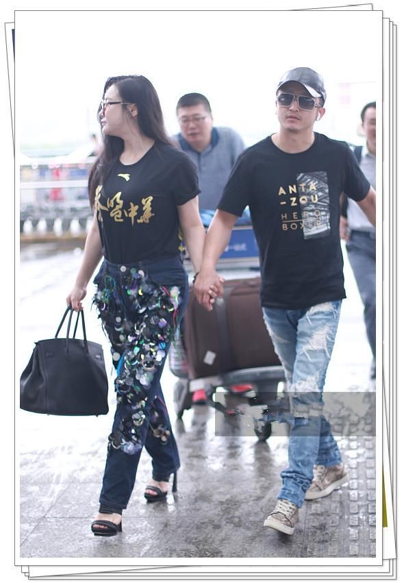 34岁冉莹颖这个身材，真是魅力巅峰，网友:只想说邹市明又瘦了