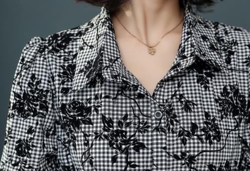 真没想到，秋装“欧货裙”竟如此洋气!53岁妈妈穿，侧影都美翻