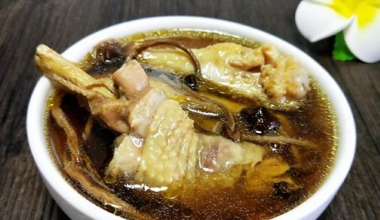  『意大利』茶树菇炖鸡汤、香菇炒鸡块、香鸡煲、韭菜意大利面