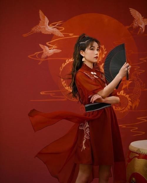  【女生】黄黑皮女生多穿“显白色”，不仅减龄，还能衬托温柔气质