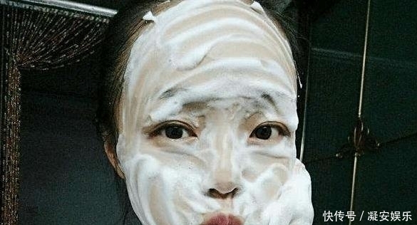  『脸上』脸上刚沾水就用“洗面奶”？洗脸不注意细节，难怪毛孔大还暗沉！
