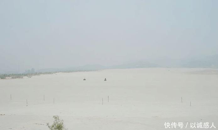 值钱■中国最值钱的沙漠, 占地面积3000多亩, 一斤沙换一斤大米
