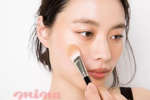 彩妆｜简单易上手！巧妙运用高光轻松打造时尚美人气场 闪闪惹人