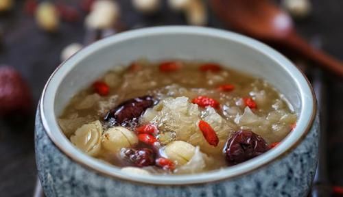  『女人』聪明女人就要学会保养自己，变得美美的，还愁没人疼咱吗？