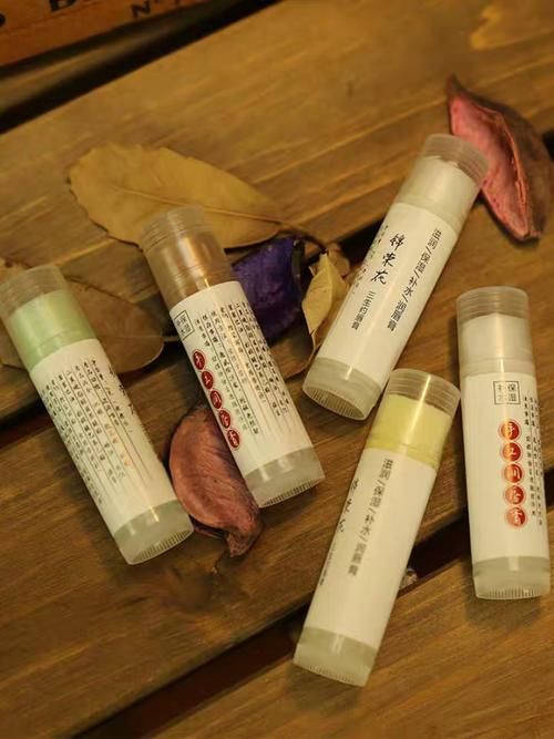  『媲美』超小众的五款国产护肤品，效果媲美国际大品牌，却因包装差被嫌弃