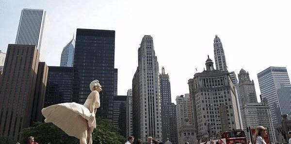 全球最“最污”雕像,因游客的不文明行为,最终不得不拆除!