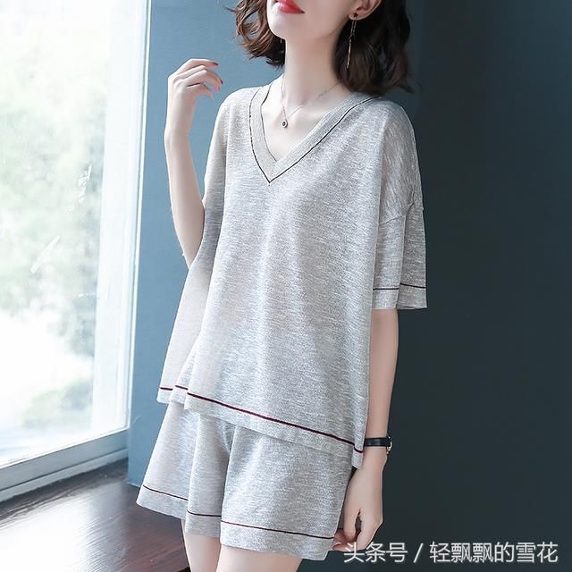 矮个子、屁股大，少穿裙子！多穿这样短裤套装，显腿长又洋气