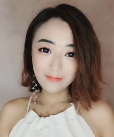 这是我见过最失败的化妆，成品出来以后，分明是六亲不认的脸呀！