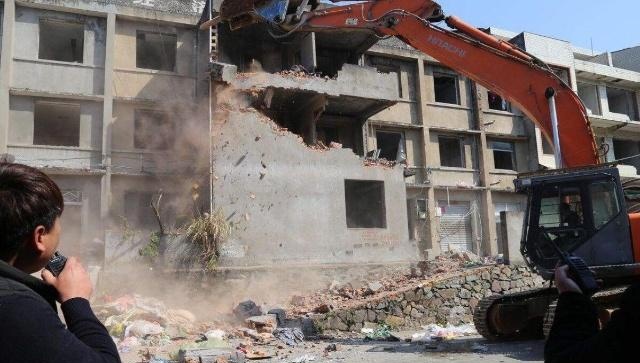 为什么同样是拆迁，城里越拆越富，农村却越拆越穷呢？可算知道了