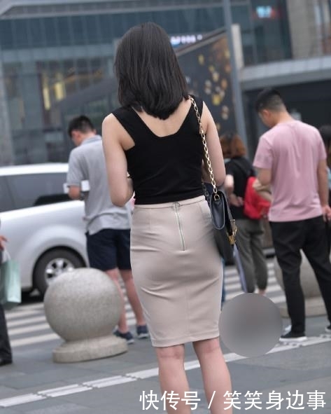  [出门在外]掇影: 美女, 出门在外, 请注意你的穿着