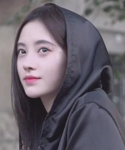 林允和奶茶妹妹的伪素颜妆为什么这么受欢迎？