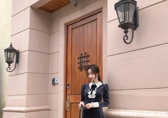  『系带』孙允珠-萤光亮丝蝴蝶系带哥特连衣裙