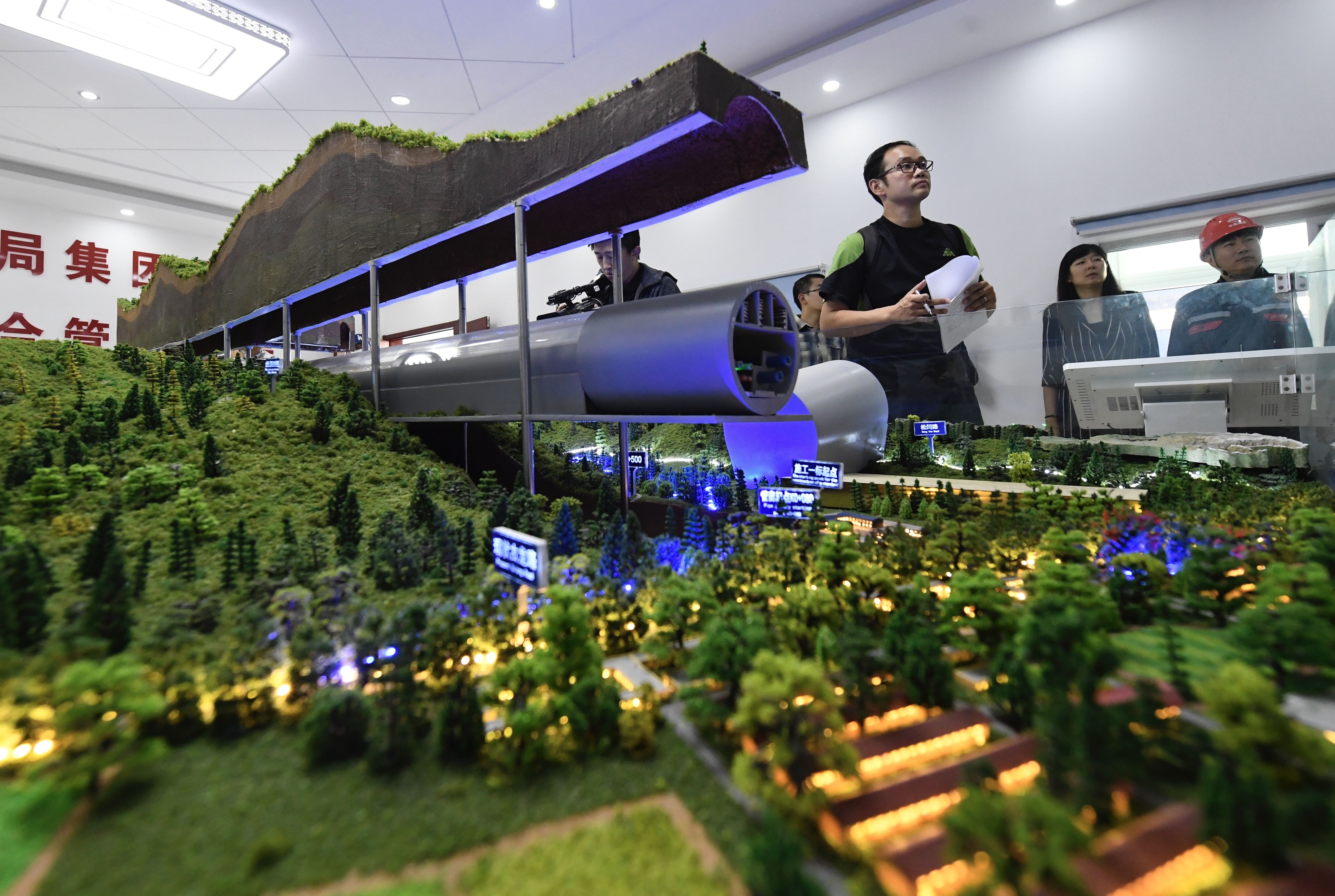  管廊■北京冬奥会延庆赛区“生命线”综合管廊今日正式投入使用