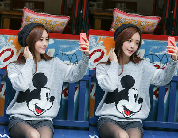 女神孙允珠，浅灰色米奇图案长袖T