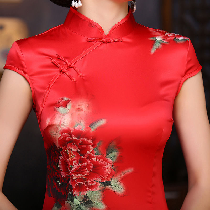 难以置信!48岁老婆穿这旗袍，参加朋友婚礼，美的一鸣惊人