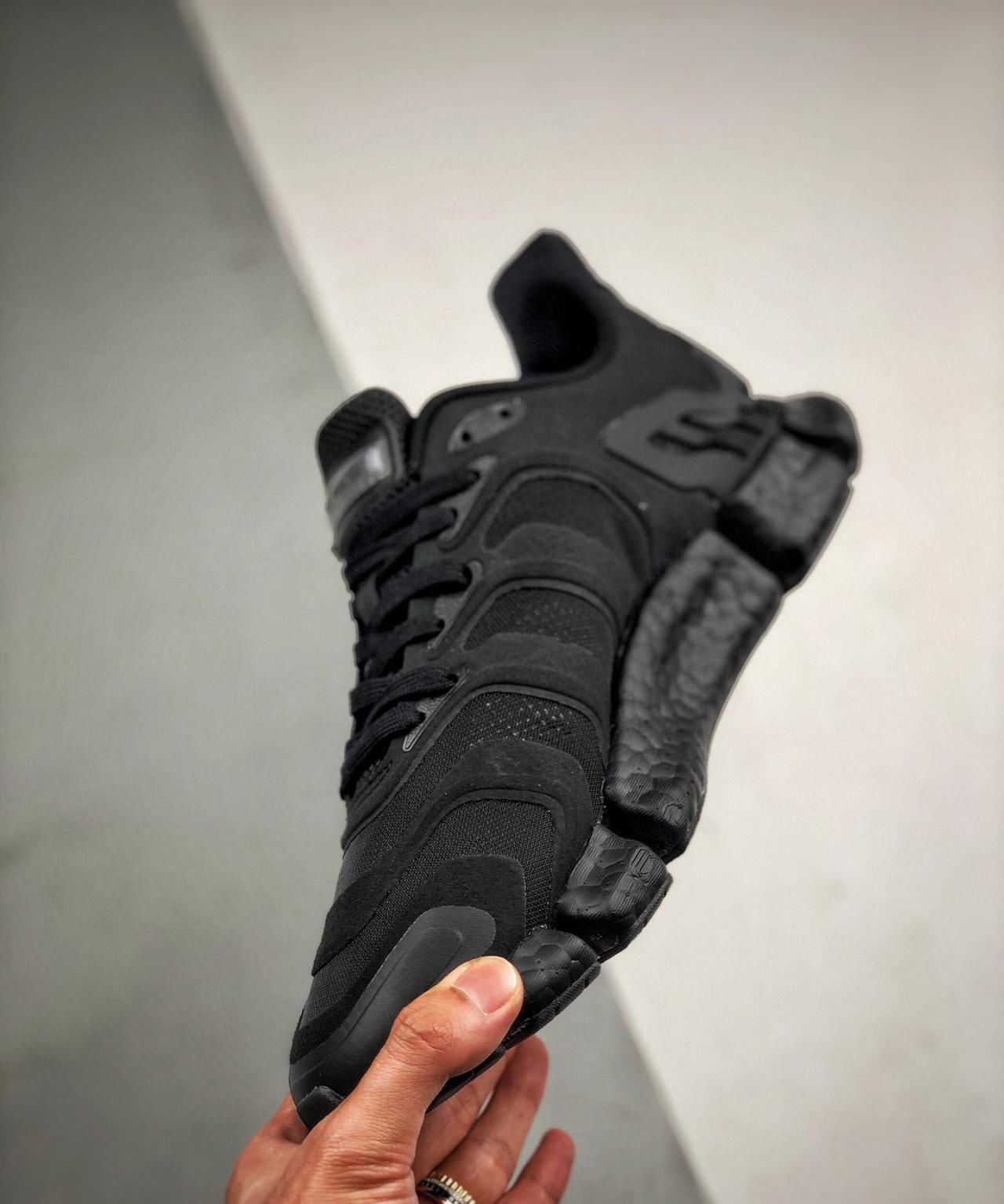 『Climacool』穿上它，就能体验飞一般的感觉了！阿迪达斯Climacool清风跑鞋开箱测评！