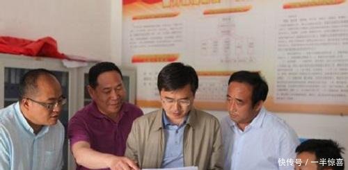 村干部“嚣张”不了了，农村迎来新的“管事人”，重点为农民服务