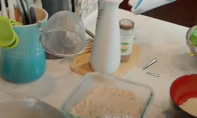  「加上」王祖蓝顺毛好帅气！白T配长裤嫩成小鲜肉，奶爸颜值狂飙不敢认