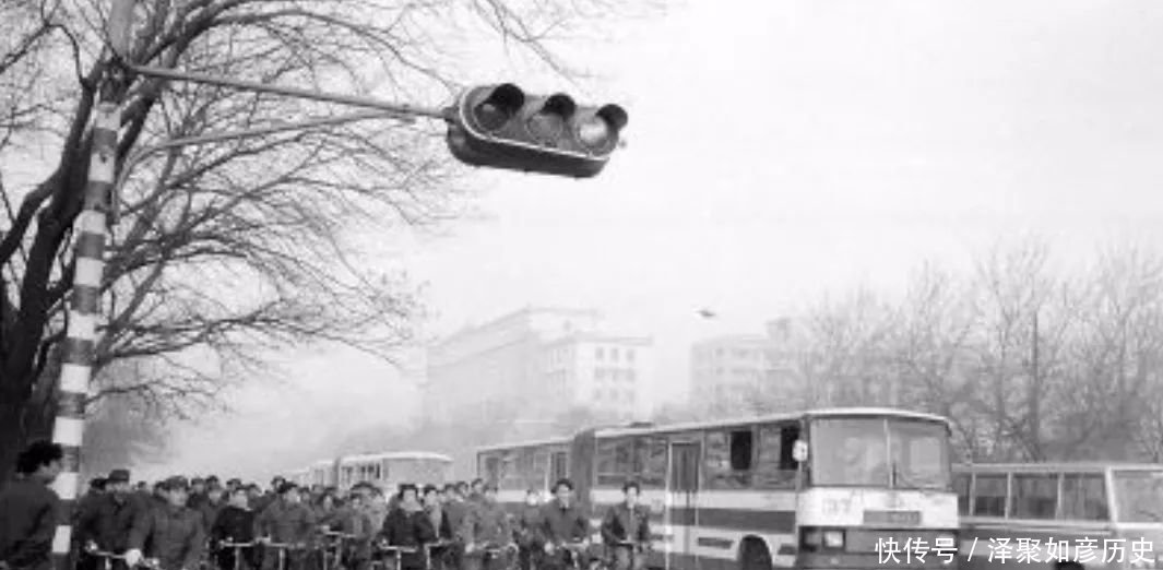  回忆@【童年记忆】充满回忆的80年度老照片，记录逝去的那个年代