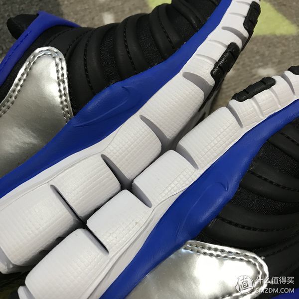 给儿子买的第N双鞋 篇四十:NIKE DYNAMO FREE 毛毛虫童鞋