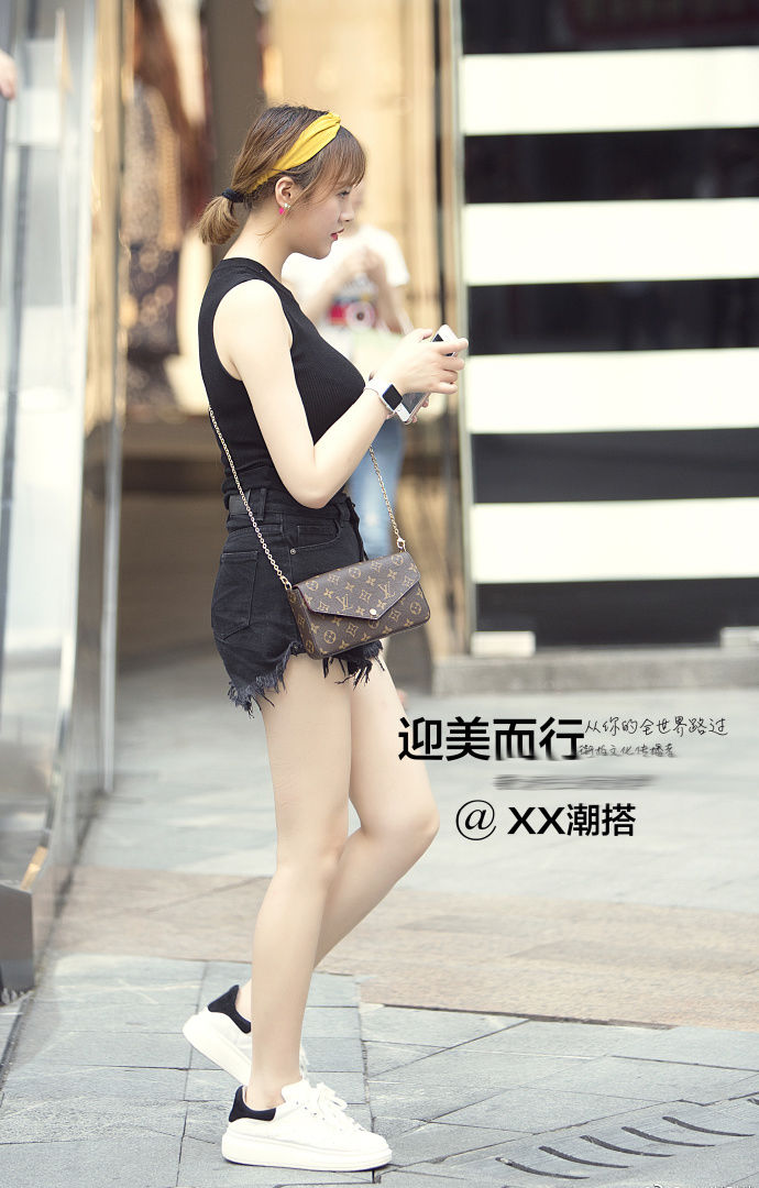 街拍成都:减龄的穿搭，穿出小女人的幸福