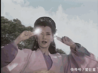  [大衣]赵雅芝真是时尚搭配教科书，照着这8套大衣穿，时髦又减龄！