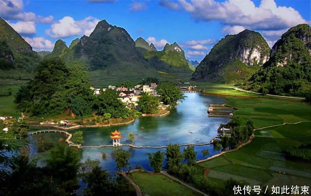 中国少数民族比重最大城市，由11个少数民族聚居，汉族人口不足1%