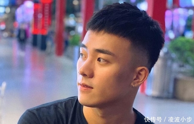  #两边#男生还在剪“盖盖头”？托尼老师建议4款发型，让你越剪越帅