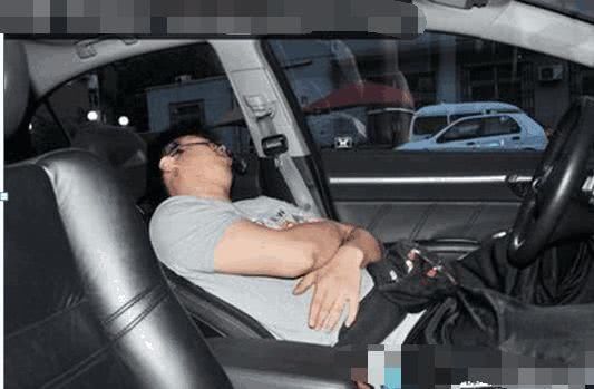  [睡觉]为什么不能在高速服务区睡觉？车主：想睡，但真心睡不起