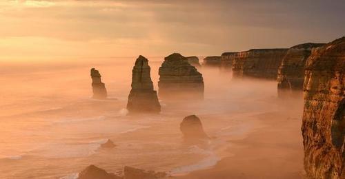 世界上唯一一个国土覆盖整个大陆的国家，被称＂骑在羊背上的国家