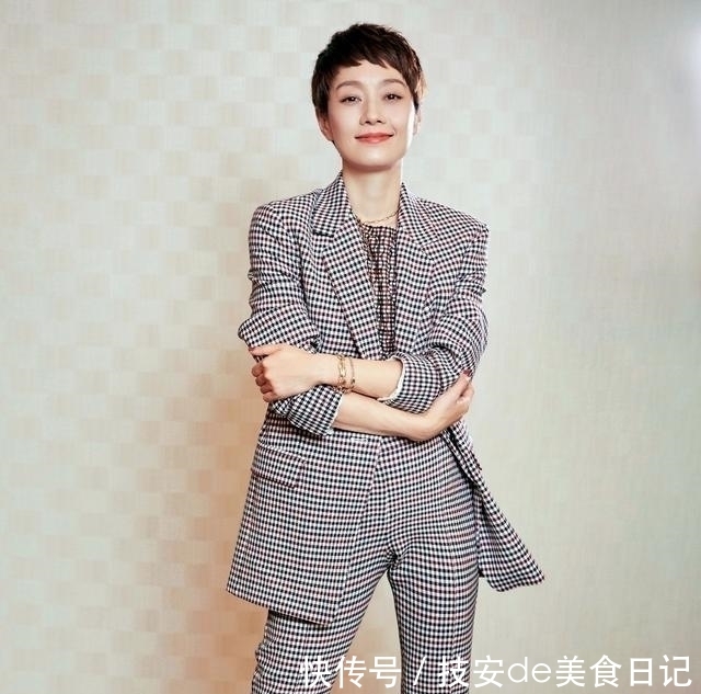  『女人』马伊琍穿的“大衣”火了！内搭毛衣时髦又保暖，适合40岁女人