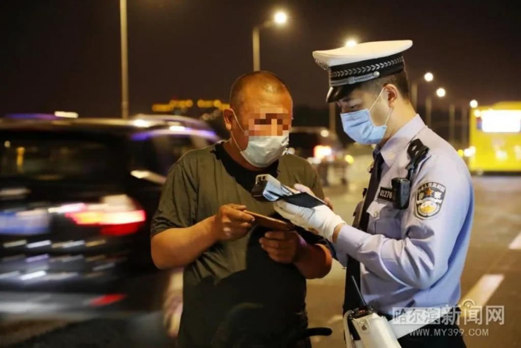 驶机动车：交警夜查｜21名涉酒驾车者被抓现行