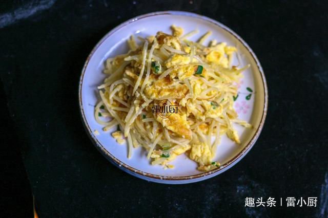 『黄豆芽』早春最该吃的菜就是它,清热明目,补气养血,这时候不吃就太亏了