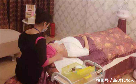 25岁美女洗澡时突然察觉异样，检查后彻底崩溃