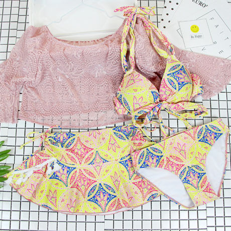 穿比基尼也太开放了，保守女人可以学下图这样穿，显高很清凉