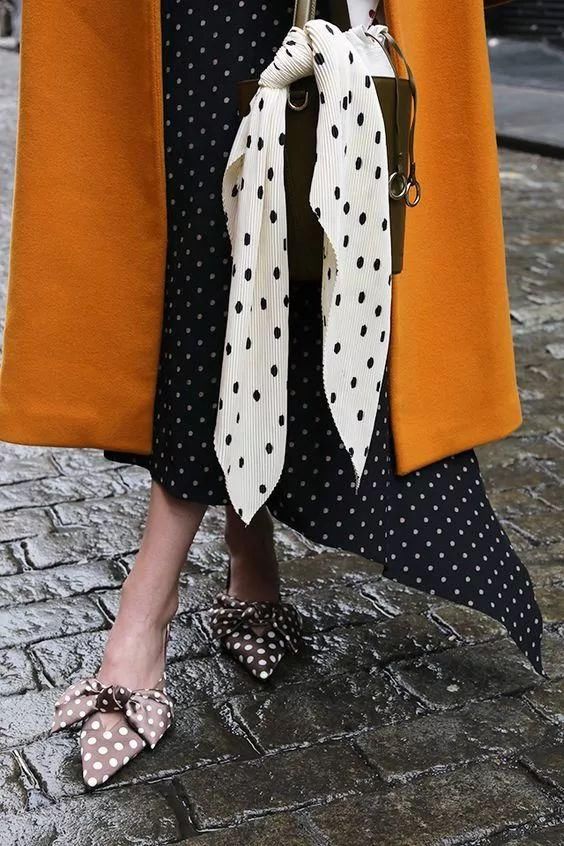 时髦博主INS刷火了波点，但亚洲人怎么穿才不土?