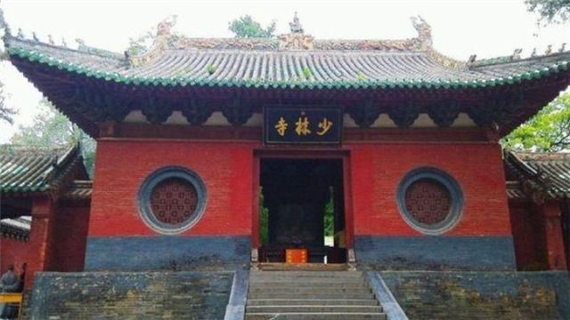 寺庙里升国旗?这寺庙1500多年历史，就在中国!