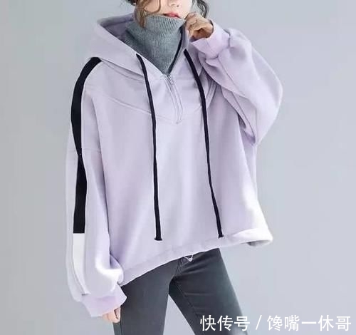  『字母刺绣』最后强调一次!卫衣不要配牛仔裤,落伍!试试这样穿,洋气又减龄