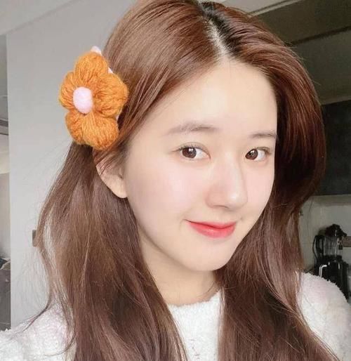  女生：长相干净的女生，一般都会有这4特点，即使五官很一般男生也喜欢