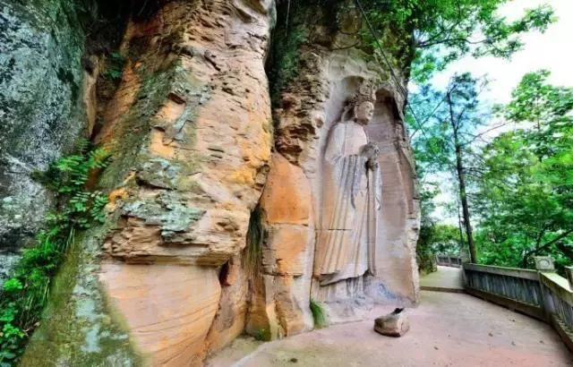 家底厚底气足!成都这座小城比敦煌还要辉煌，却低调得令人心疼!