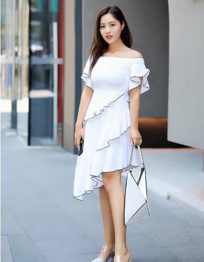 街拍：图2时尚，图3优雅，图4是每个男人心中的梦！