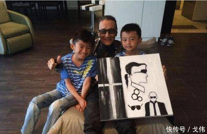 当众出丑了我该怎么办 t011de732bff52190b8.png?size=717x466