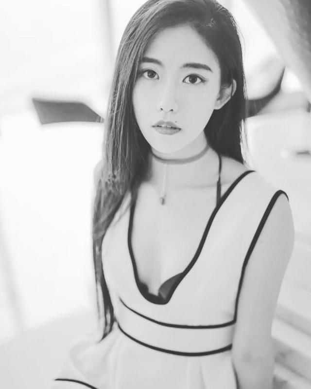 胸小的女孩穿什么衣服好看？