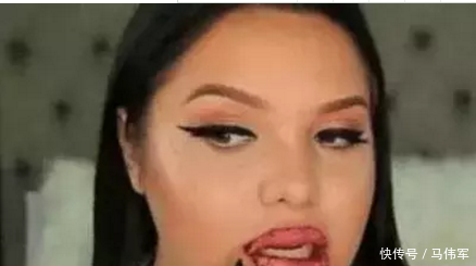 女子作死在嘴巴上涂100层口红, 张嘴的那一刻女子疼的吸凉气