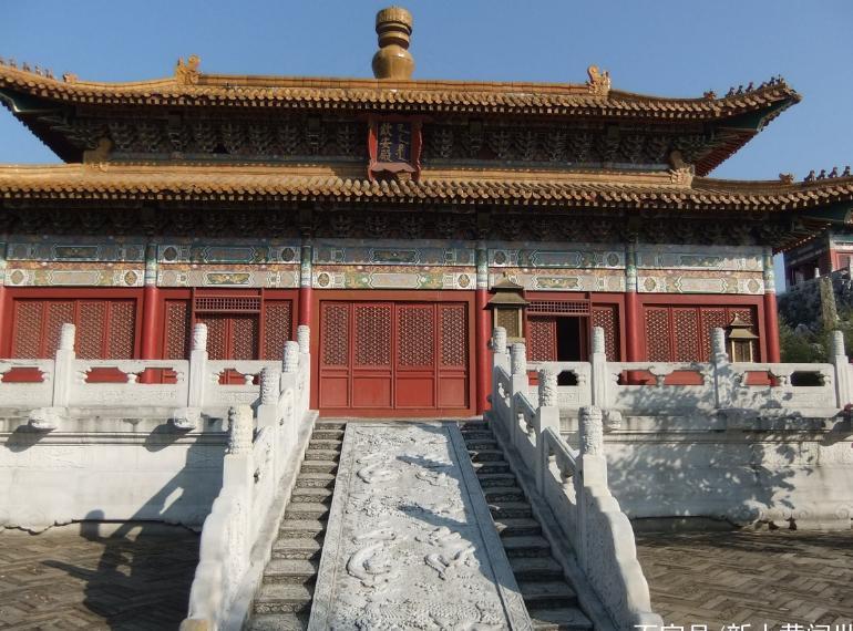 为了打造这座假故宫，花费8亿人民币移平13座山，你一定不陌生